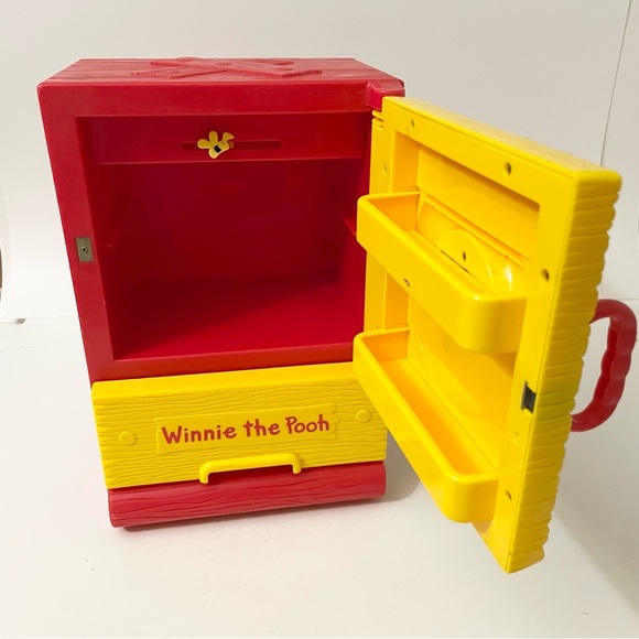 Disney Tomy Winnie the Pooh Refrigerator Toy Miniature Cooler Ice Box - Picture 10 of 16